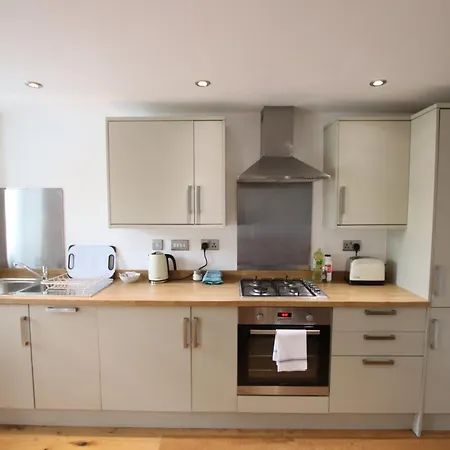 דירה Charming Flat With Private Patio In Clifton בריסטול
