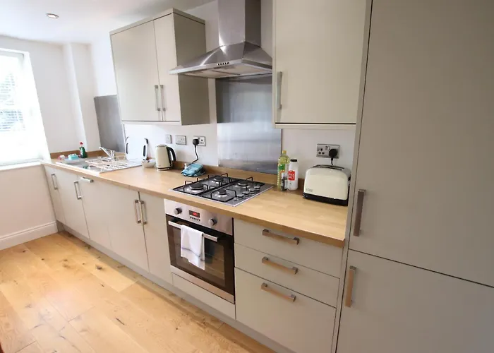 Charming Flat With Private Patio In Clifton Apartmán *