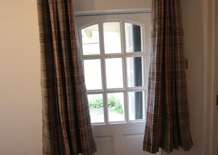 Charming Flat With Private Patio In Clifton Apartmán *