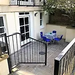 Charming Flat With Private Patio In Clifton Μπρίστολ