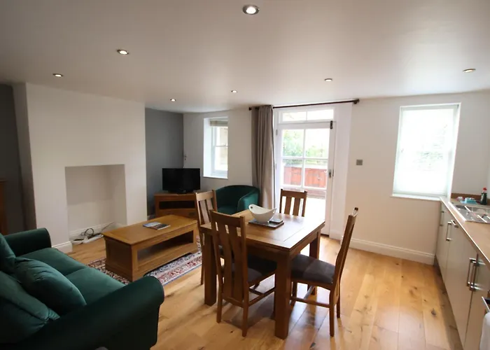 Charming Flat With Private Patio In Clifton Lejlighed